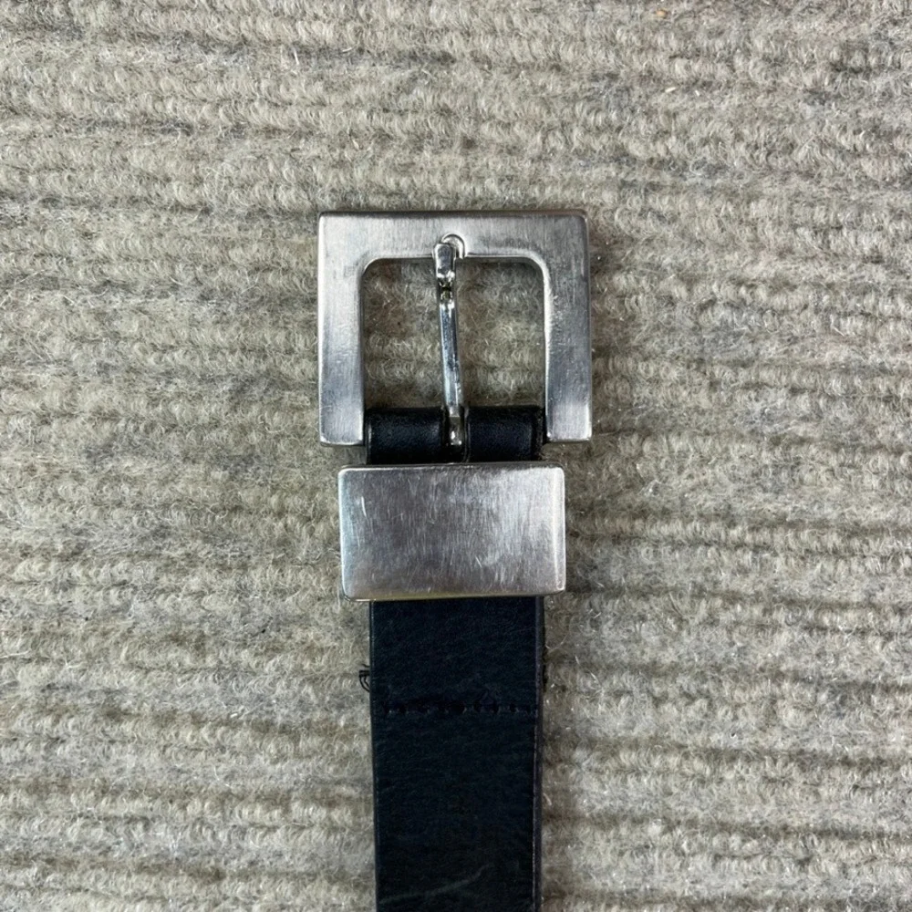 Kenneth Cole Mens Black Leather Belt Made in Italy Silver Buckle Size 40 42